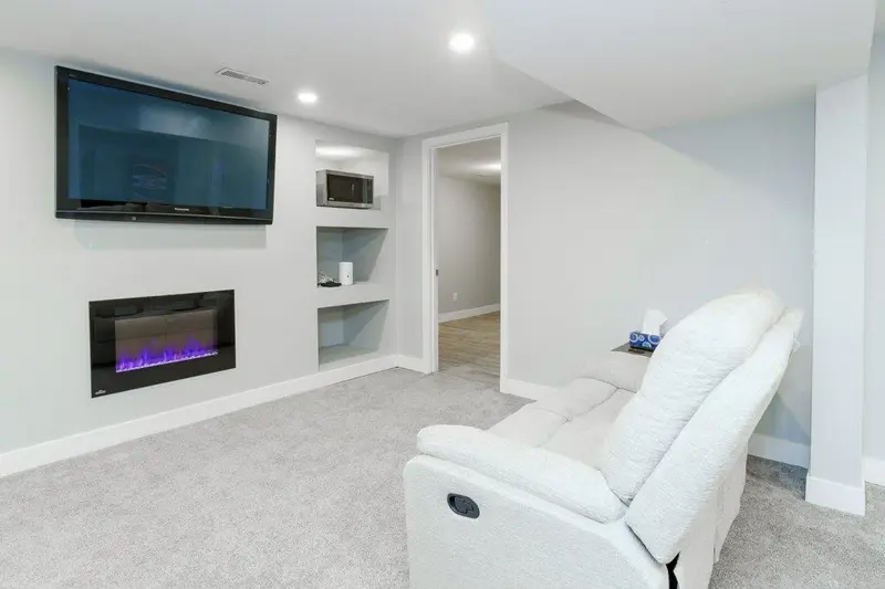 12060 208 STREET - photo 1 of 25