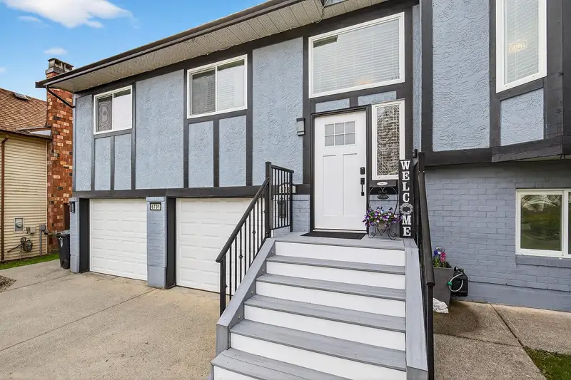 6731 196B PLACE - photo 3 of 25