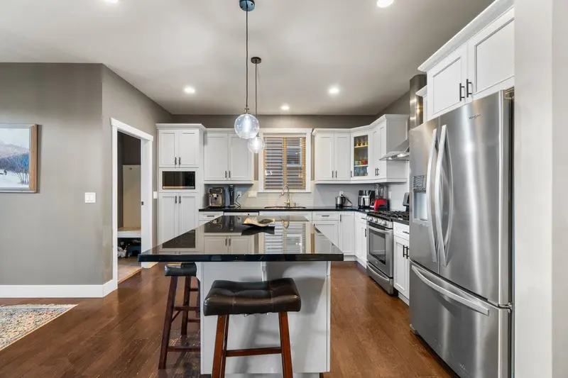 1386 COAST MERIDIAN ROAD - photo 3 of 25