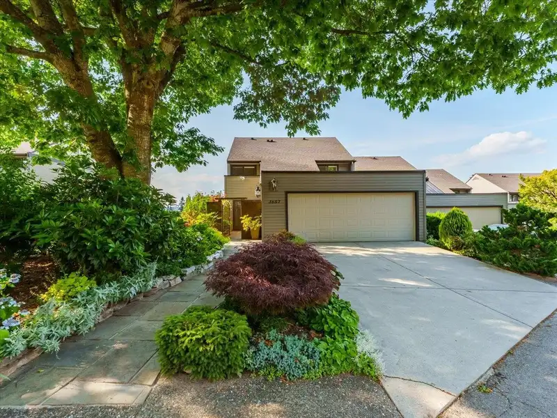 3657 NICO WYND DRIVE DRIVE - photo 1 of 38