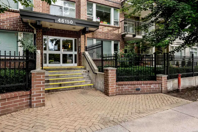 302 46150 BOLE AVENUE - photo 2 of 20