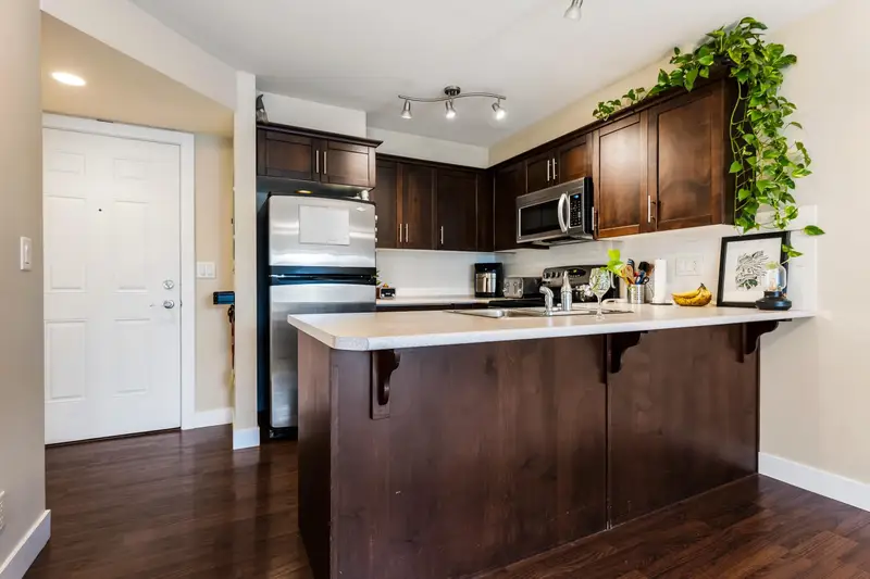 302 46150 BOLE AVENUE - photo 3 of 20