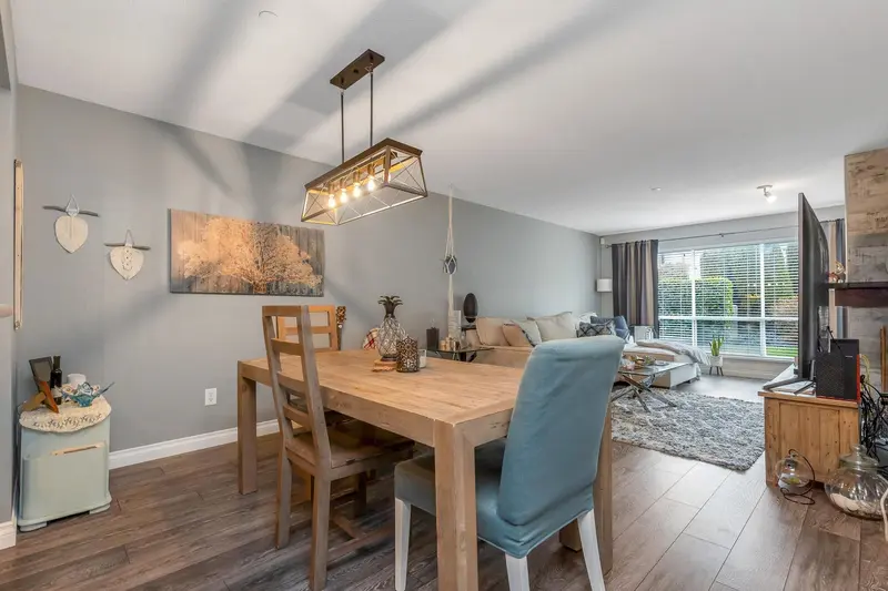 102 33280 E BOURQUIN CRESCENT - photo 1 of 25