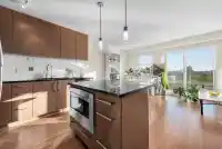 407 15795 CROYDON DRIVE - thumbnail 1