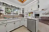 14151 16A AVENUE - thumbnail 15
