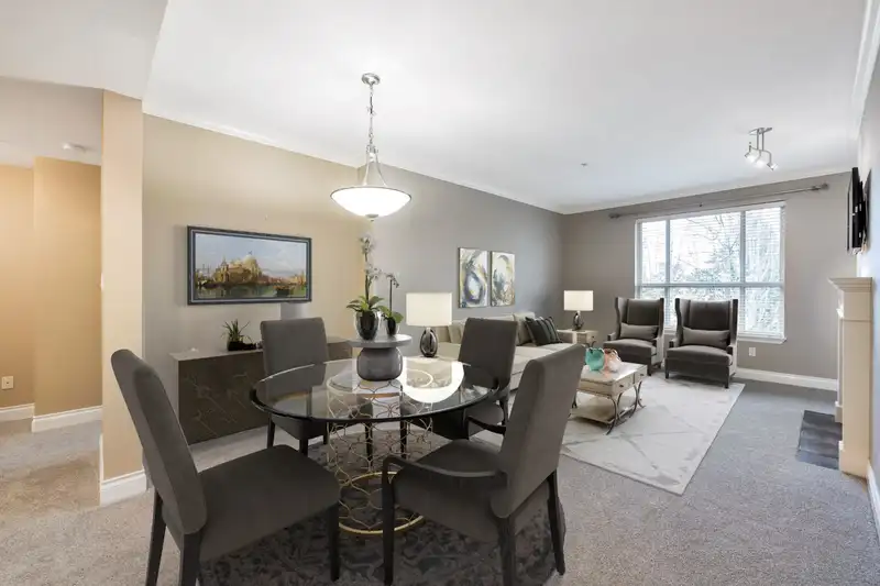 315 1787 154 STREET - photo 4 of 40