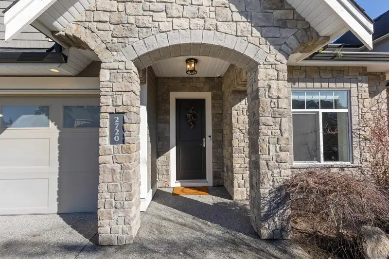 2720 164 STREET - photo 2 of 40