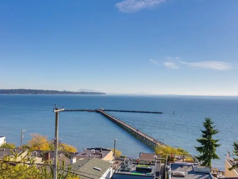 15061 VICTORIA AVENUE - photo 1 of 26