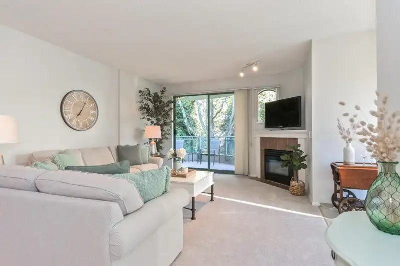 207 1745 MARTIN DRIVE - photo 4 of 25