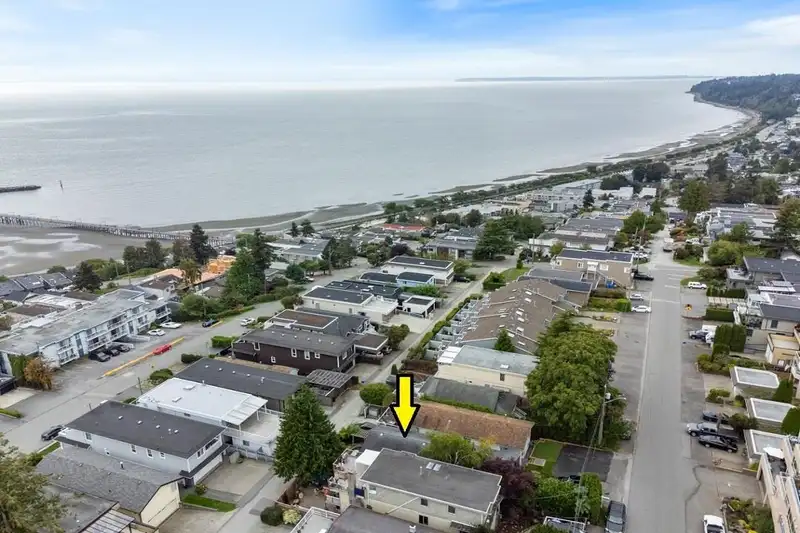 15176 BEACHVIEW AVENUE - photo 3 of 37