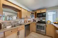 15176 BEACHVIEW AVENUE - thumbnail 8