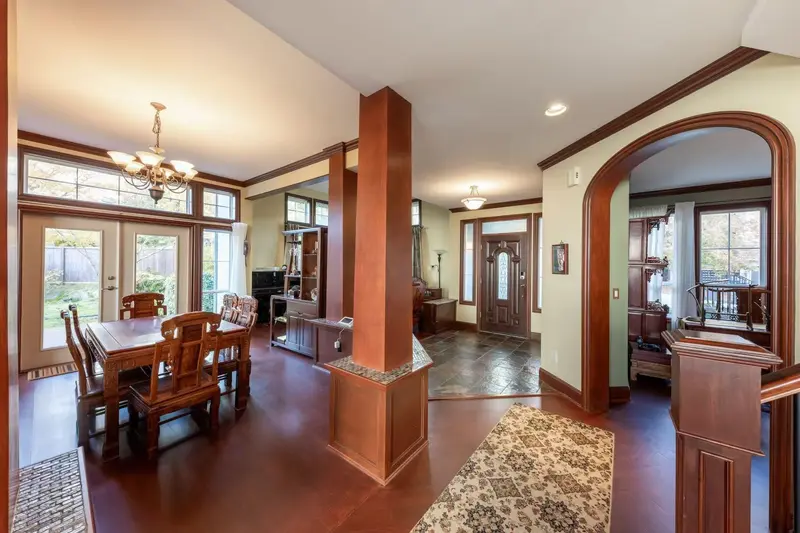 23 FERNWAY DRIVE - photo 2 of 25