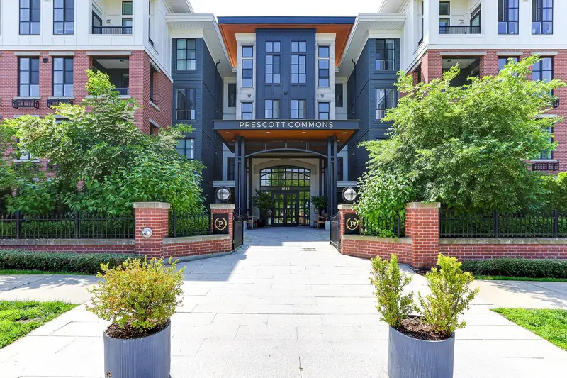 324 15138 34 AVENUE - photo 4 of 25