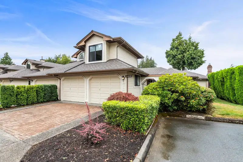 3 1838 SOUTHMERE CRESCENT - photo 1 of 40