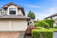 3 1838 SOUTHMERE CRESCENT - thumbnail 2