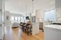 16470 21A AVENUE - thumbnail 3