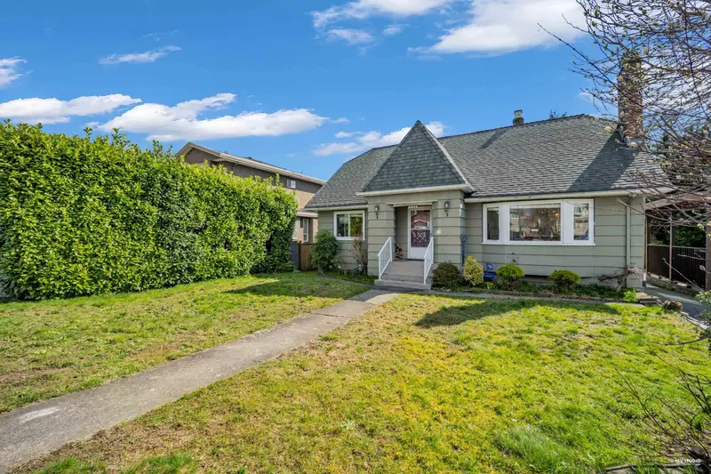 7758 15TH AVENUE - photo 2 of 25