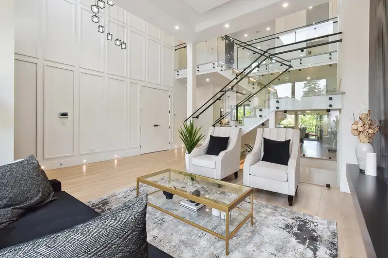 16565 29A AVENUE - photo 4 of 40