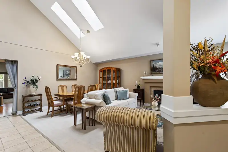 96 15500 ROSEMARY HEIGHTS CRESCENT - photo 4 of 25