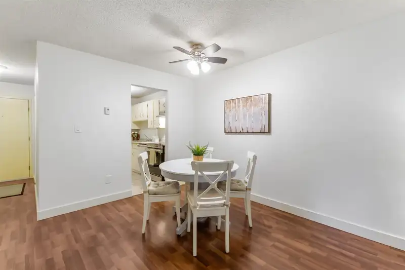 108 1561 VIDAL STREET - photo 2 of 22