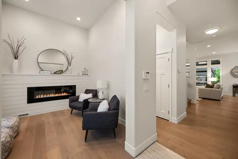 2892 161B STREET - photo 4 of 40