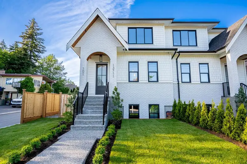 101 13711 16 AVENUE - photo 1 of 25