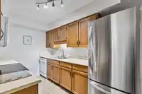 204 1458 BLACKWOOD STREET - thumbnail 4