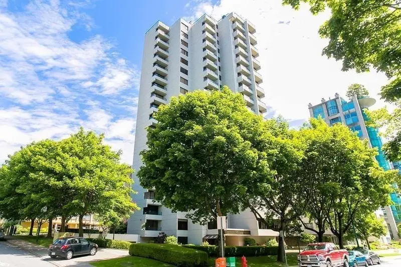 503 1995 BEACH AVENUE - photo 2 of 25