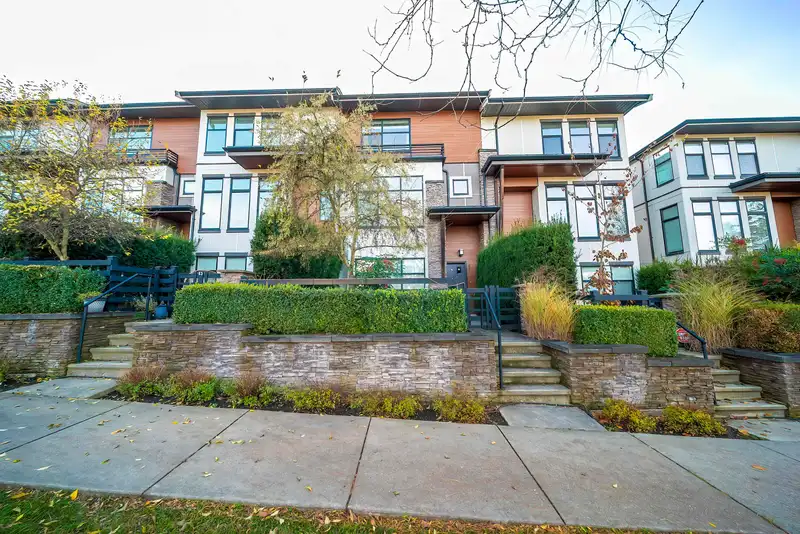 62 2687 158 STREET - photo 1 of 34