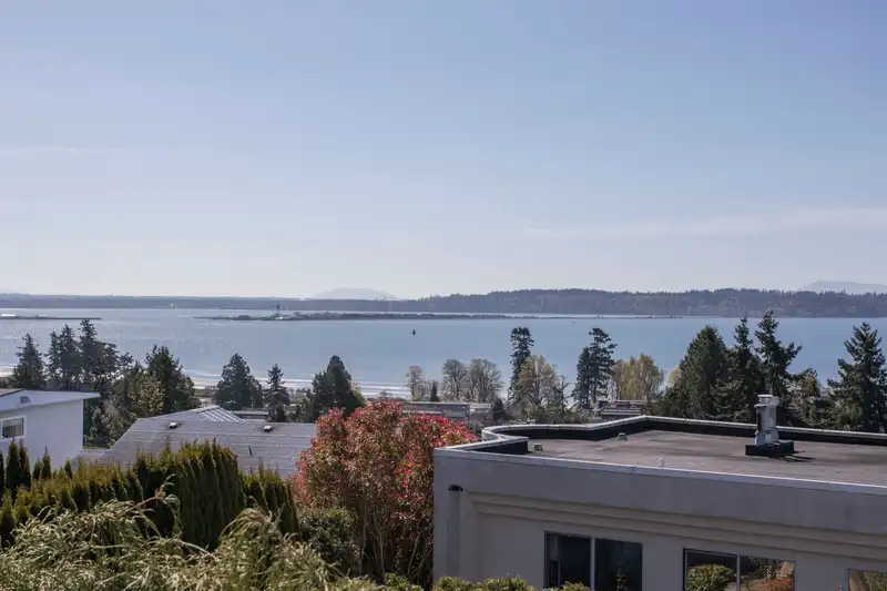 15662 SEMIAHMOO AVENUE - photo 1 of 34