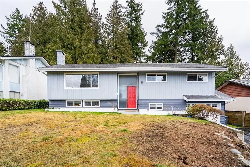 353 LAURENTIAN CRESCENT - photo 1 of 25