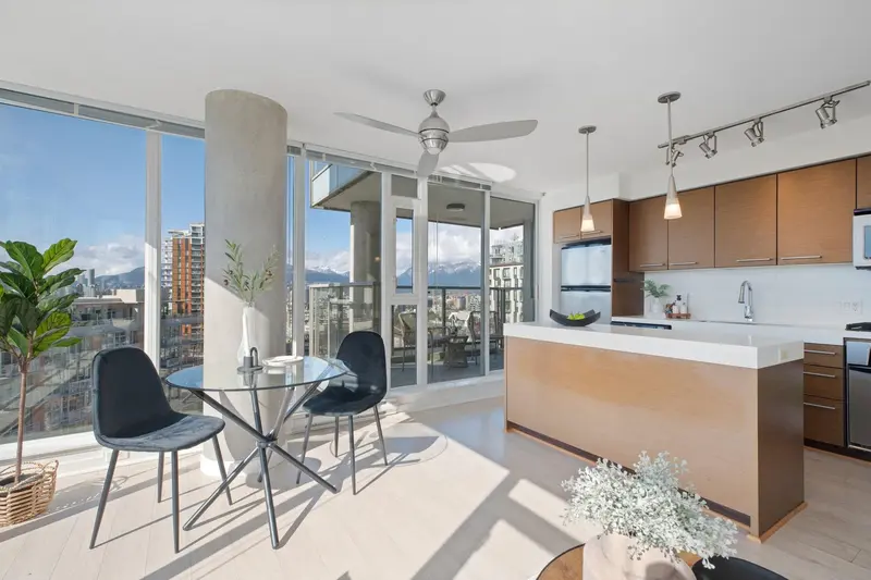 901 2770 SOPHIA STREET - photo 1 of 23