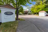 112 1785 MARTIN DRIVE - thumbnail 2