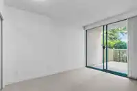 112 1785 MARTIN DRIVE - thumbnail 18