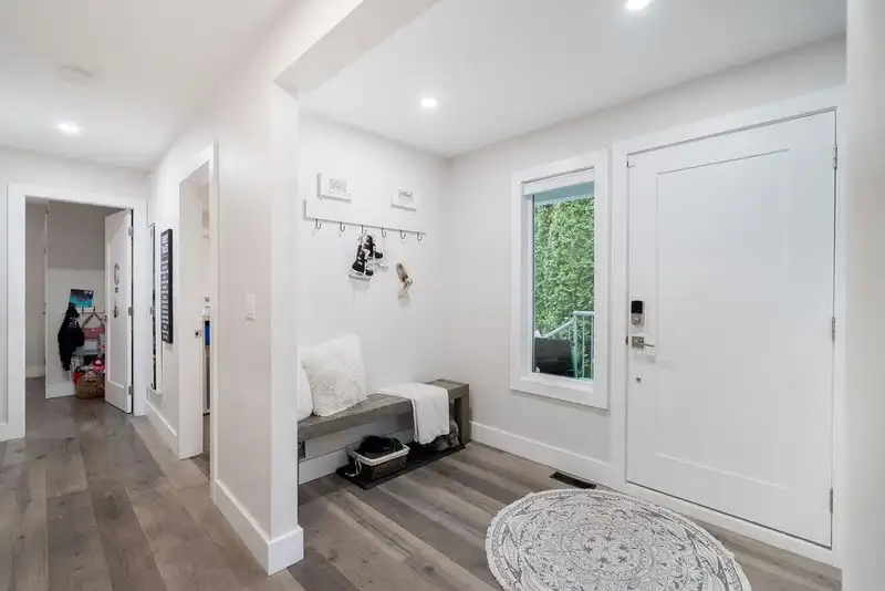 829 STEVENS STREET - photo 3 of 40