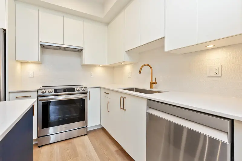 114 20282 72B AVENUE - photo 4 of 24