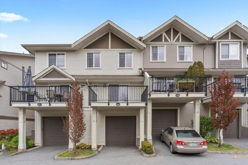 41 4401 BLAUSON BOULEVARD - photo 3 of 25