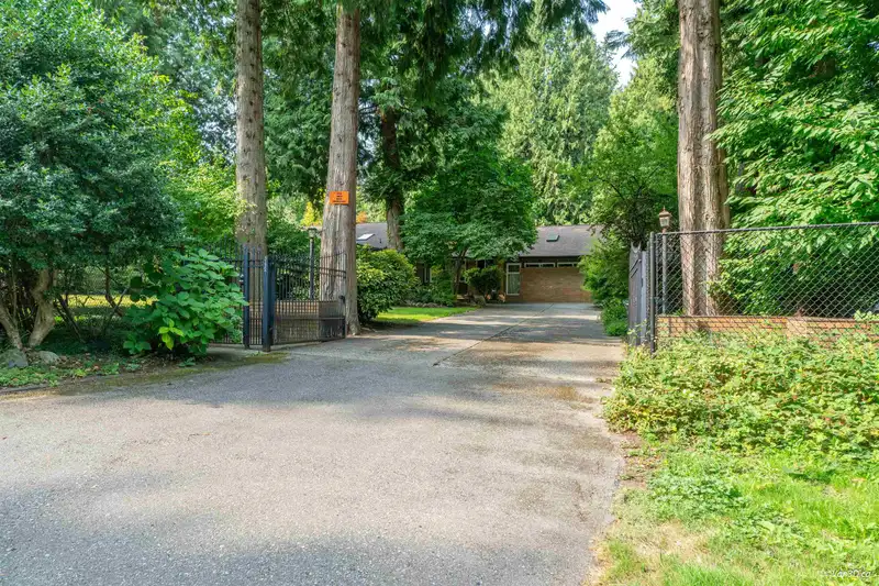 3467 141 STREET - photo 2 of 40