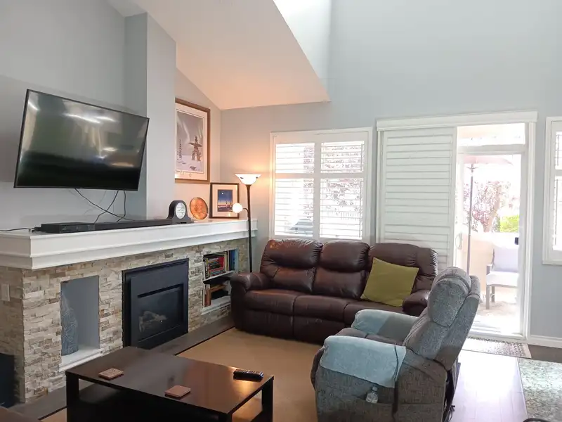 61 2588 152 STREET - photo 3 of 37