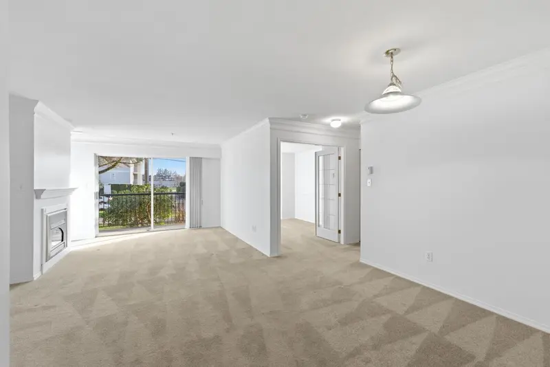 102 20881 56 AVENUE - photo 4 of 25