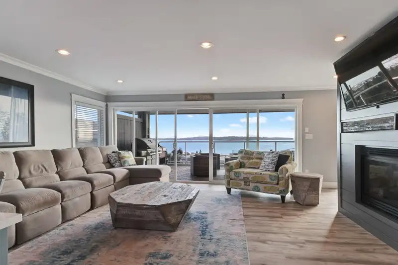15587 SEMIAHMOO AVENUE - photo 3 of 40