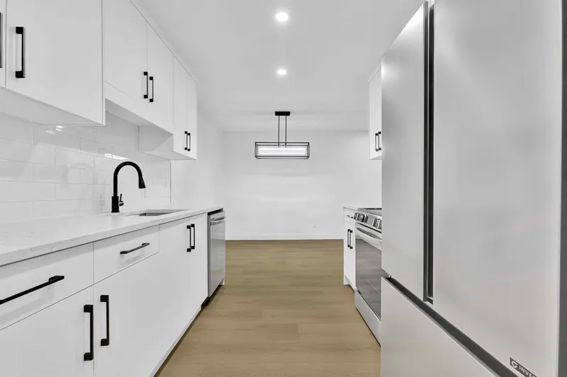 201 2567 VICTORIA STREET - photo 3 of 23