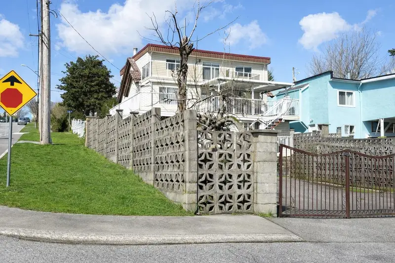 1728 SEVENTH AVENUE - photo 1 of 25