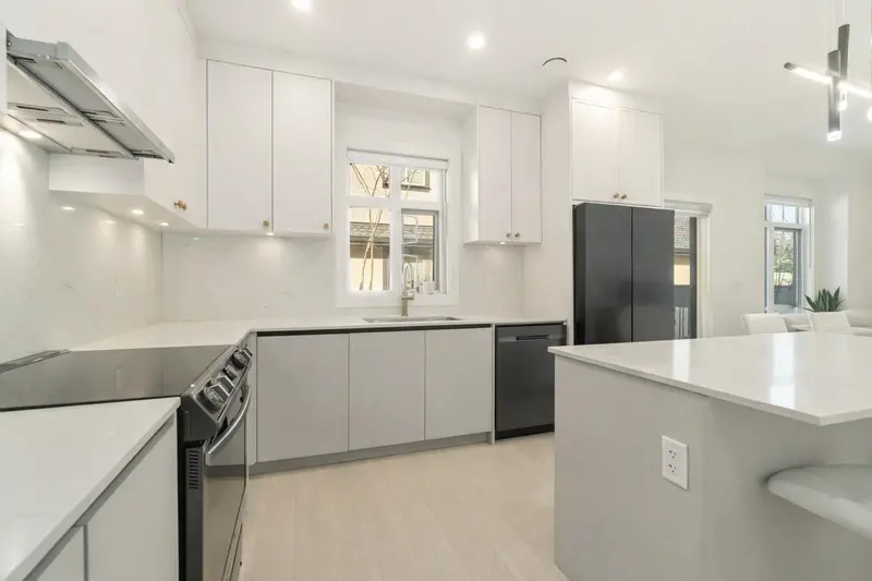 8 9633 STEVESTON HIGHWAY - photo 4 of 21