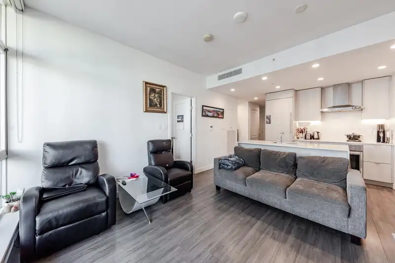 1805 2311 BETA AVENUE - photo 2 of 20