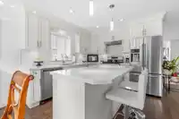 13570 15A AVENUE - thumbnail 14