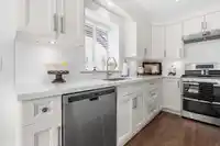 13570 15A AVENUE - thumbnail 16