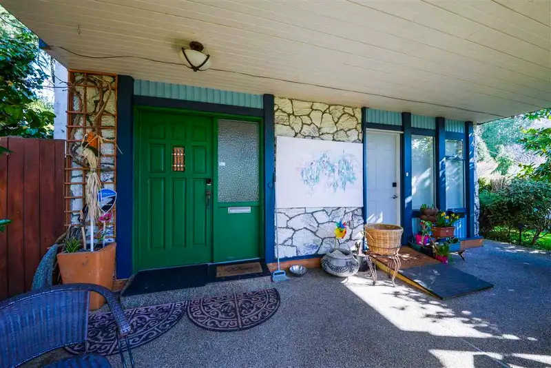 1071 STEVENS STREET - photo 1 of 37