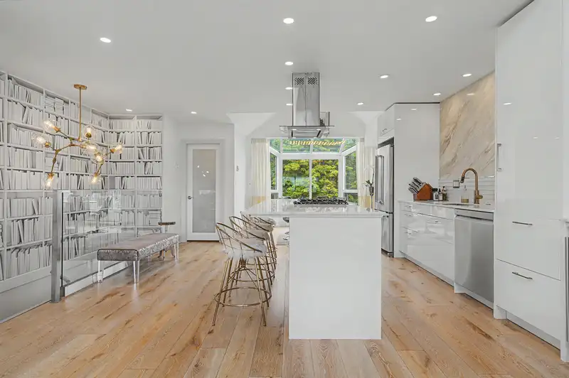 1115 ELM STREET - photo 4 of 25