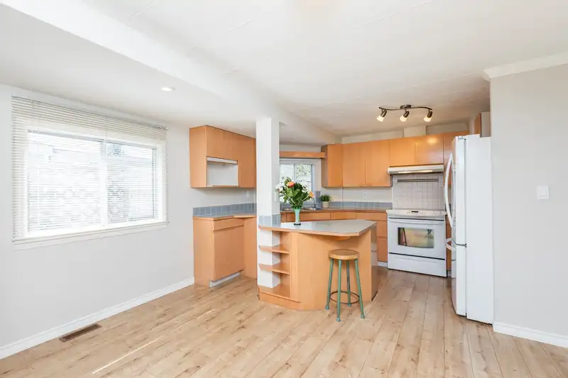 2102 CUMBRIA DRIVE - photo 4 of 32